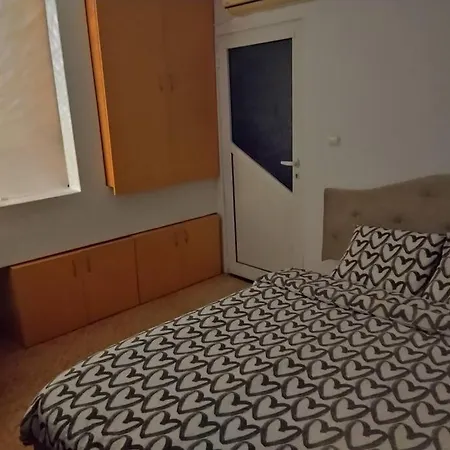 Cozy 2 Bedroom With Terrace Near The Beach And Park