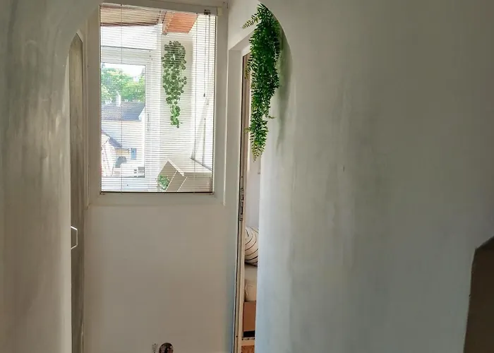 Cozy 2 Bedroom With Terrace Near The Beach And Park Βάρνα