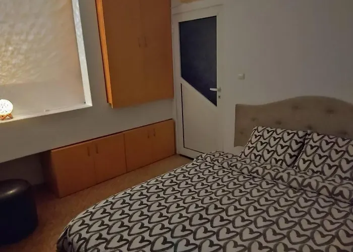 Cozy 2 Bedroom With Terrace Near The Beach And Park