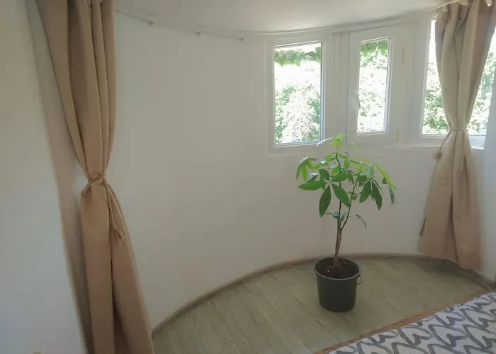 Cozy 2 Bedroom With Terrace Near The Beach And Park
