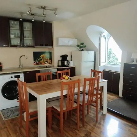 Cozy 2 Bedroom With Terrace Near The Beach And Park