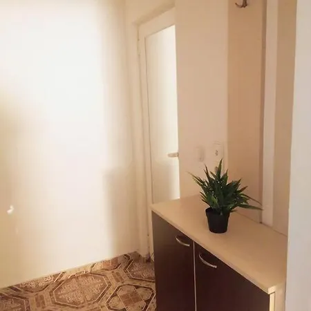 Cozy 2 Bedroom With Terrace Near The Beach And Park Varna
