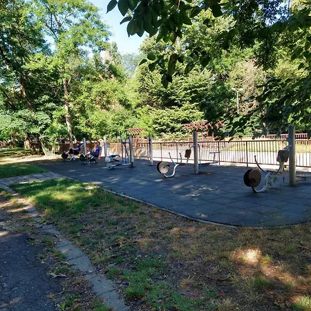 Апартаменти Cozy 2 Bedroom With Terrace Near The Beach And Park Варна