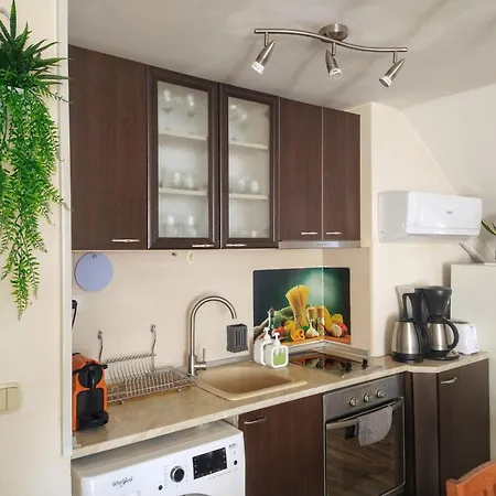 Апартаменти Cozy 2 Bedroom With Terrace Near The Beach And Park *