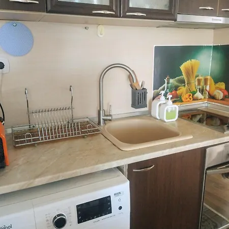 Апартаменти Cozy 2 Bedroom With Terrace Near The Beach And Park