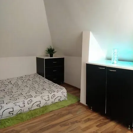 Апартаменти Cozy 2 Bedroom With Terrace Near The Beach And Park Варна