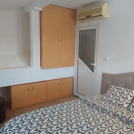 Apartment Cozy 2 Bedroom With Terrace Near The Beach And Park Varna