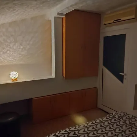 Cozy 2 Bedroom With Terrace Near The Beach And Park