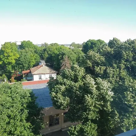 Апартаменти Cozy 2 Bedroom With Terrace Near The Beach And Park Варна