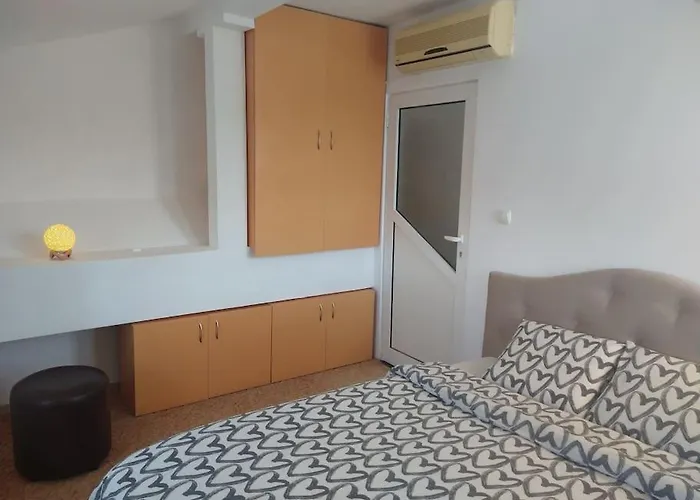 公寓 Cozy 2 Bedroom With Terrace Near The Beach And Park 瓦爾納